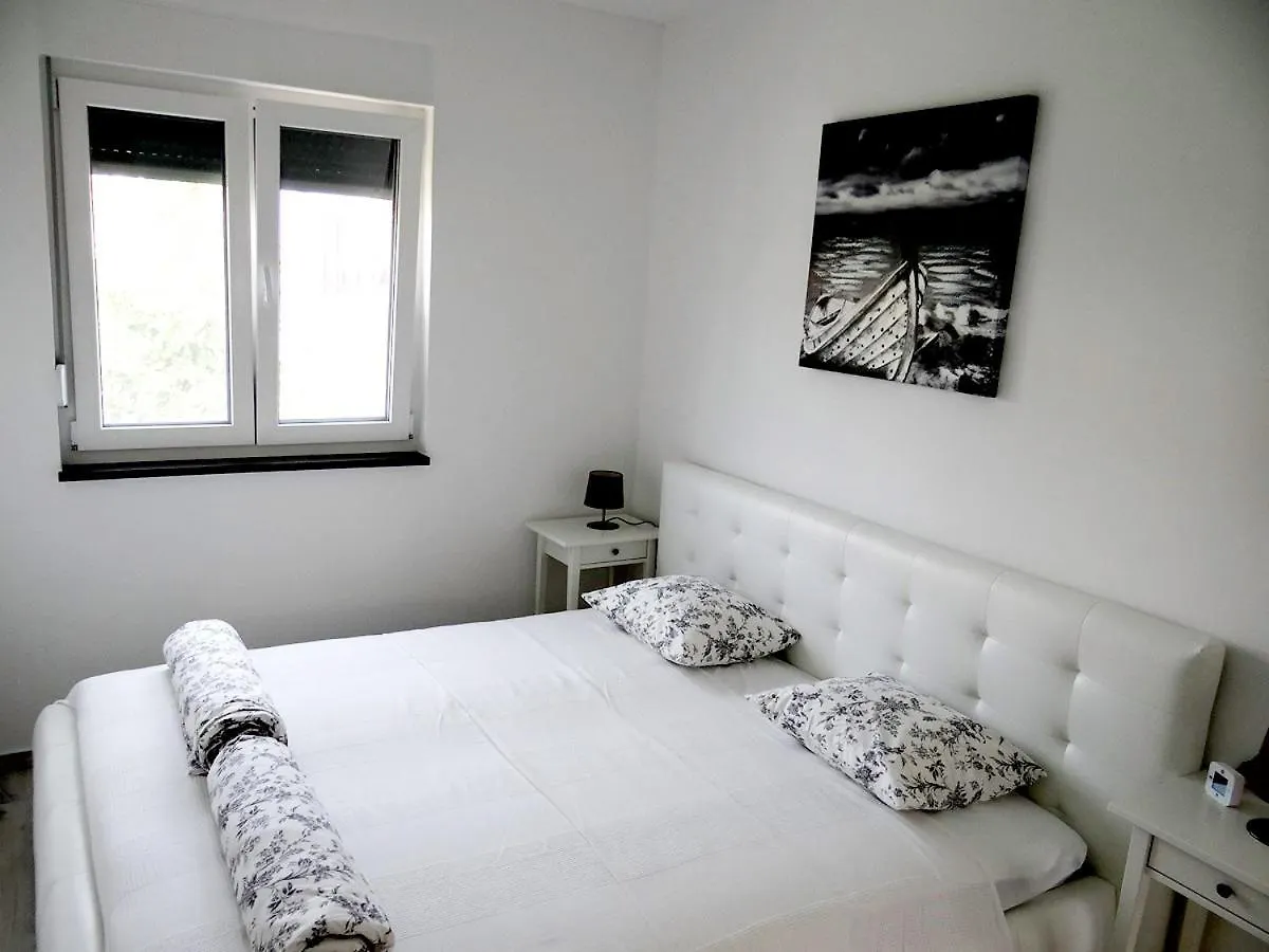 Zorica P Apartment Lopar